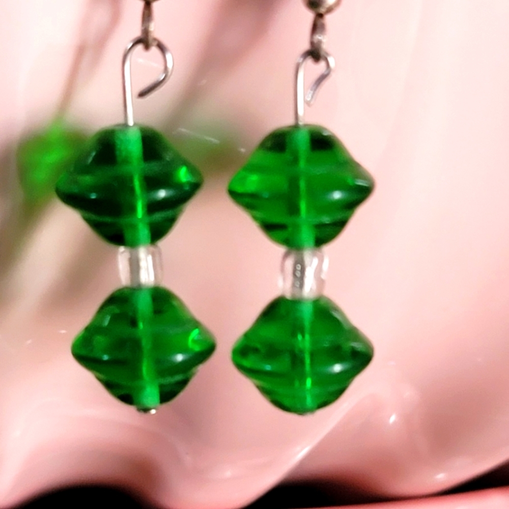🍃 Dangle Beaded Earrings - Picture 4 of 5
